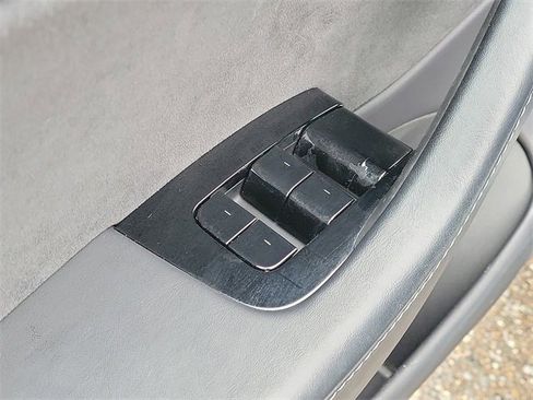 Used 2019 Tesla Model 3 Mid Range image 17