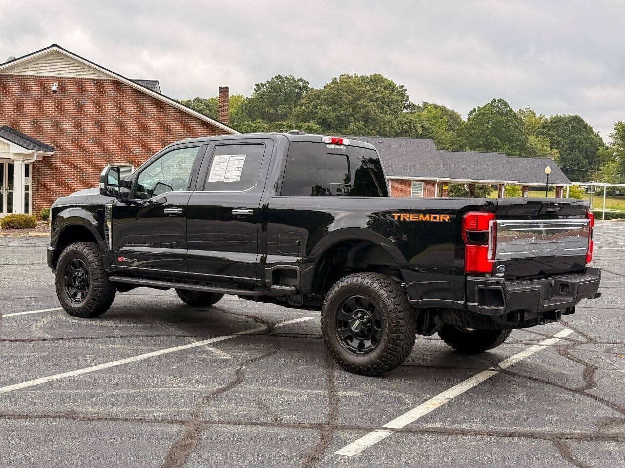 Used 2024 Ford F250 Platinum w/ Tremor Off-Road Package AWD/4WD image 5