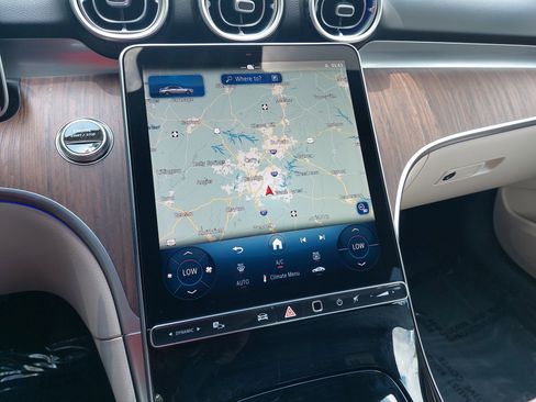 Used 2025 Mercedes-Benz C 300 Sedan image 24