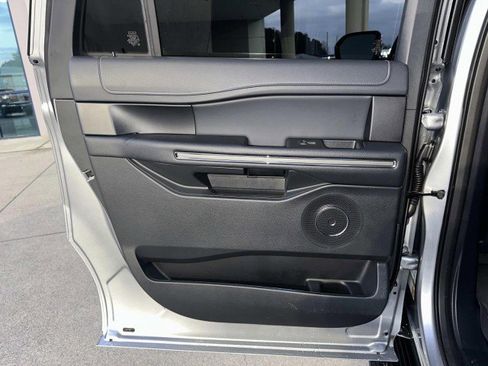 Used 2024 Ford Expedition Max XLT image 21