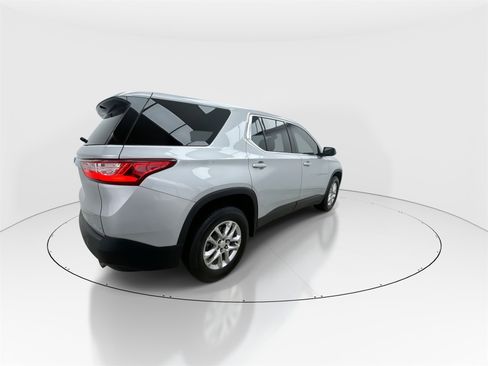Used 2020 Chevrolet Traverse LS image 8
