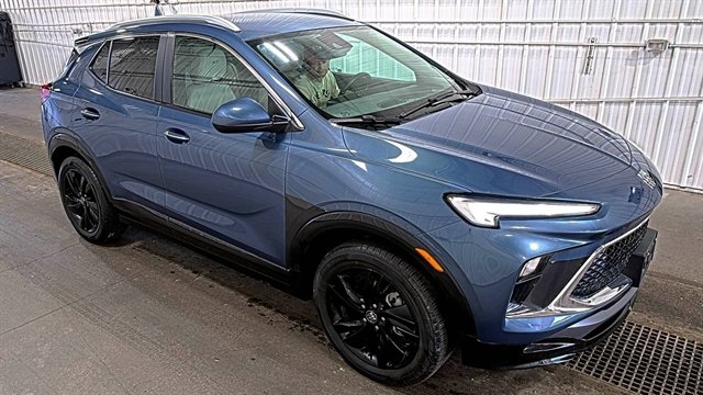 Used 2025 Buick Encore GX Sport Touring AWD/4WD image 4