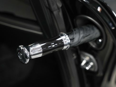 Used 2019 Rolls-Royce Dawn RWD image 35