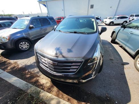 Used 2017 Cadillac XT5 Luxury w/ Driver Awareness Package FWD image 2