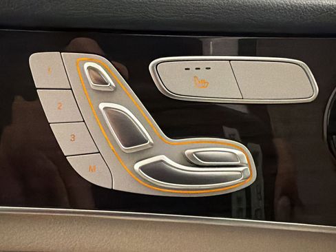 Certified 2021 Mercedes-Benz GLC 300 image 20