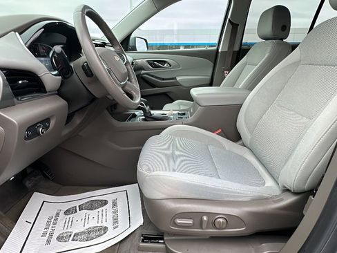 Used 2021 Chevrolet Traverse LT image 10