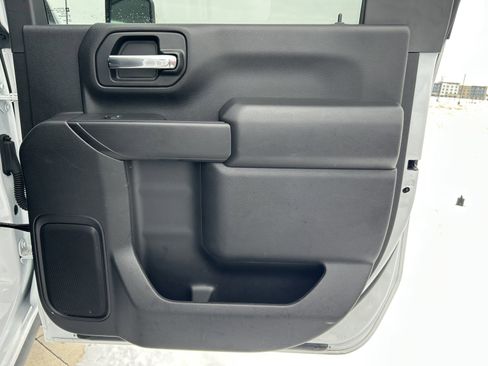 Used 2025 Chevrolet Silverado 2500 Custom w/ Custom Value Package image 15