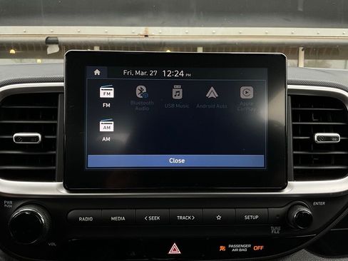 Used 2025 Hyundai Venue SEL image 31