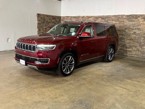Used 2022 Jeep Wagoneer Series III w/ Premium Group I AWD/4WD image 5