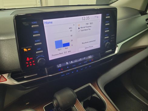 Used 2022 Toyota Sienna LE FWD image 23