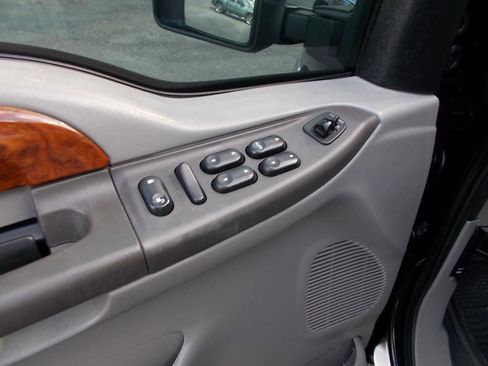 Used 2004 Ford F350 Lariat image 30