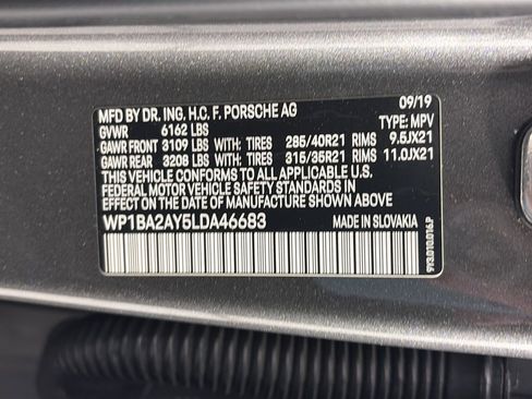 Used 2020 Porsche Cayenne image 9