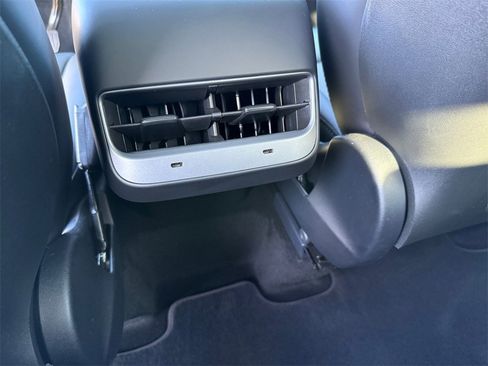 Used 2024 Tesla Model Y Long Range image 25