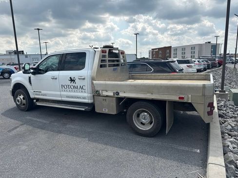 Used 2022 Ford F350 Lariat w/ Lariat Ultimate Package AWD/4WD image 3