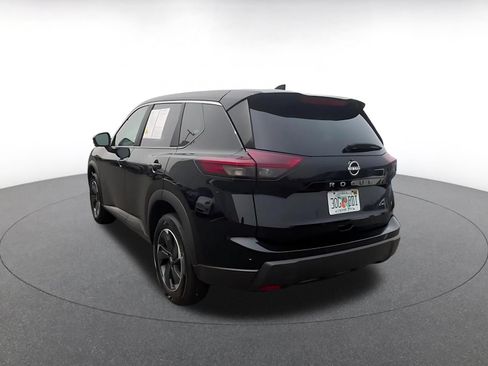 Used 2025 Nissan Rogue SV AWD/4WD image 11