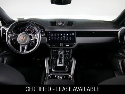 Used 2022 Porsche Cayenne Coupe image 12