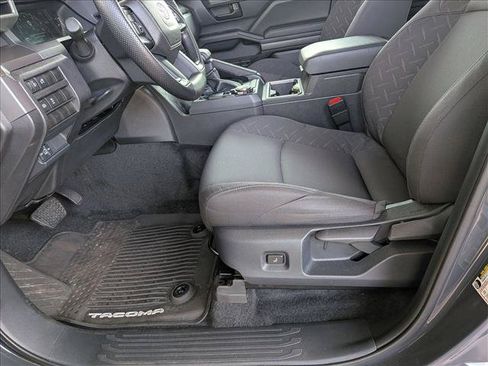 Certified 2026 Toyota Tacoma SR5 AWD/4WD image 14