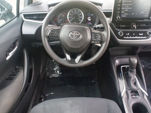 Used 2021 Toyota Corolla LE FWD image 5