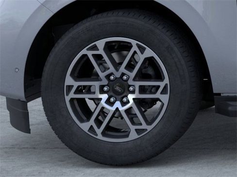 New 2025 Ford Expedition Active image 19