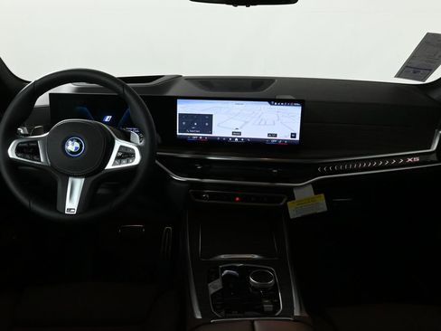 Used 2026 BMW X5 xDrive50e w/ M Sport Package image 18