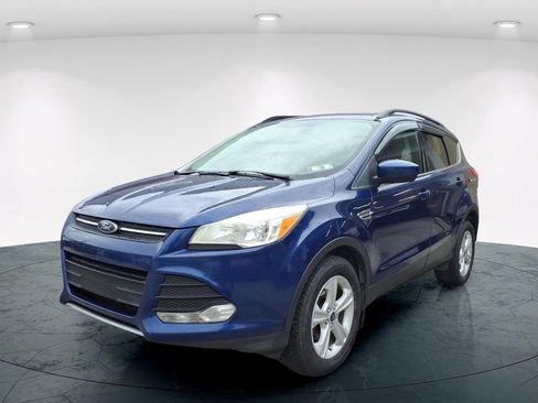 Used 2016 Ford Escape SE w/ Equipment Group 201A AWD/4WD image 3