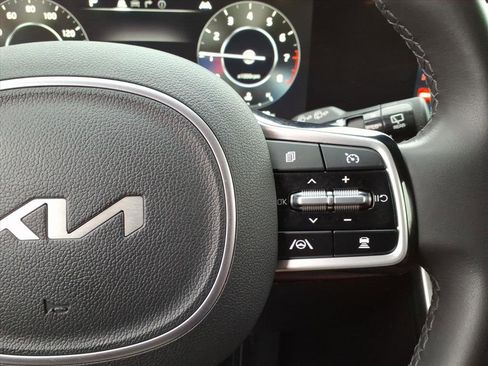 Used 2024 Kia Carnival SX image 15