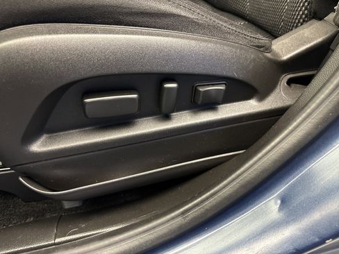 Used 2017 Chevrolet Equinox LT w/ Convenience Package FWD image 13