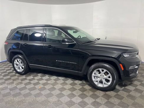 Used 2023 Jeep Grand Cherokee Limited w/ Luxury Tech Group II AWD/4WD image 8