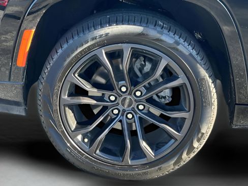 Used 2023 Jeep Grand Wagoneer Series II image 31