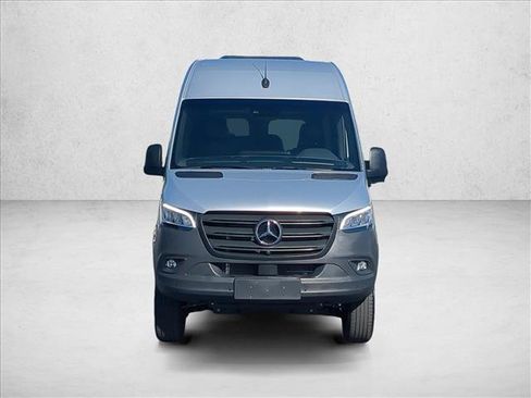 Used 2024 Mercedes-Benz Sprinter 2500 image 2