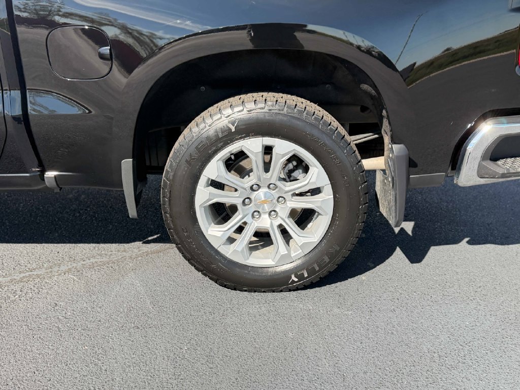 Used 2025 Chevrolet Silverado 1500 LTZ w/ LTZ Premium Package AWD/4WD image 14