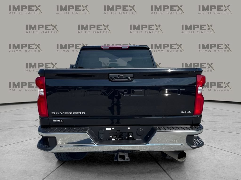 Used 2024 Chevrolet Silverado 2500 LTZ AWD/4WD image 4