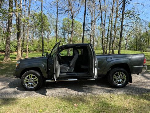 Used 2012 Toyota Tacoma PreRunner w/ SR5 Pkg image 23