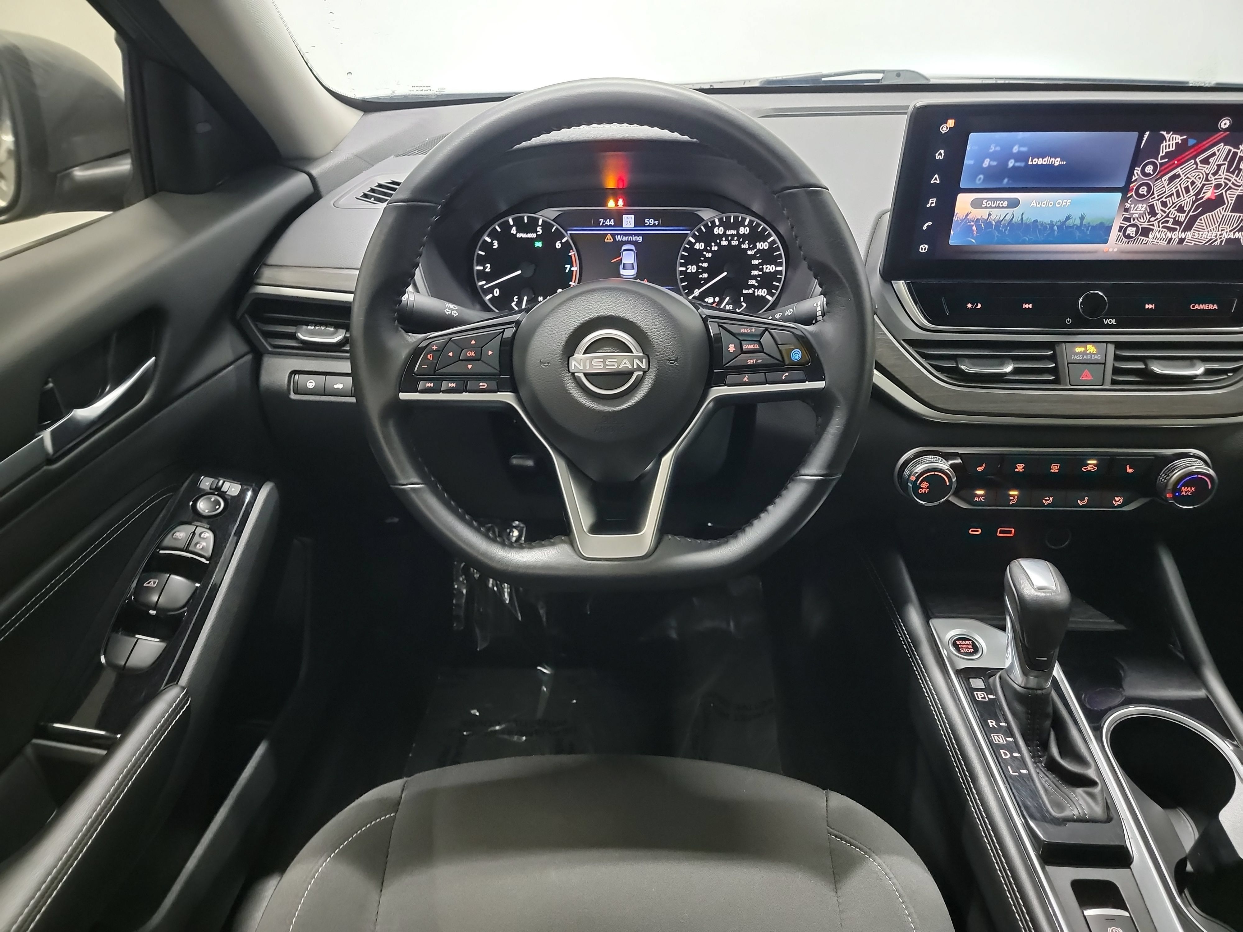 Used 2023 Nissan Altima 2.5 SV w/ SV Premium Package FWD image 14