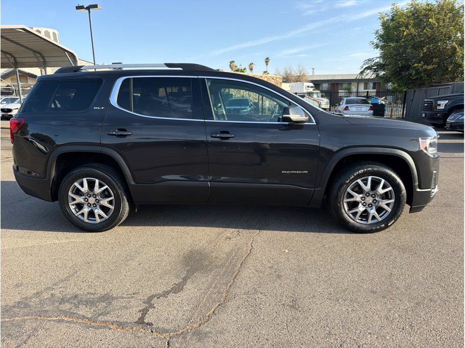 Used 2020 GMC Acadia SLT w/ Driver Alert Package II FWD image 2