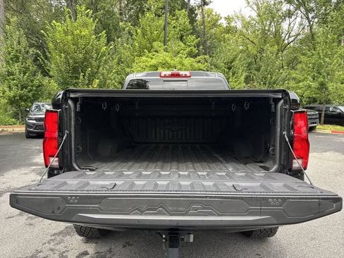 Used 2025 Chevrolet Colorado ZR2 w/ Technology Package AWD/4WD image 20