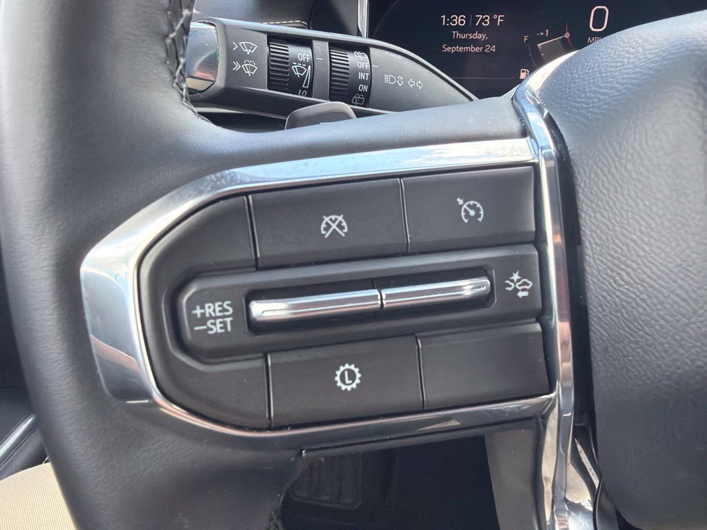 Used 2026 GMC Acadia Elevation w/ Elevation Premium Package FWD image 13