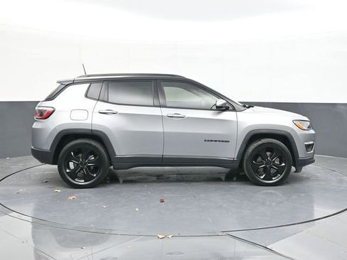 Used 2019 Jeep Compass Altitude image 17