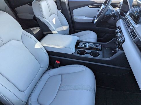 New 2025 Honda Pilot EX-L image 5