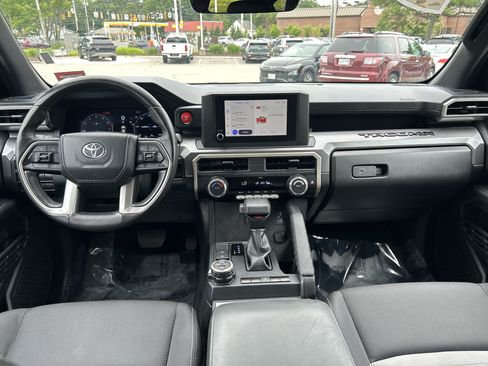 Used 2024 Toyota Tacoma TRD Off-Road AWD/4WD image 18