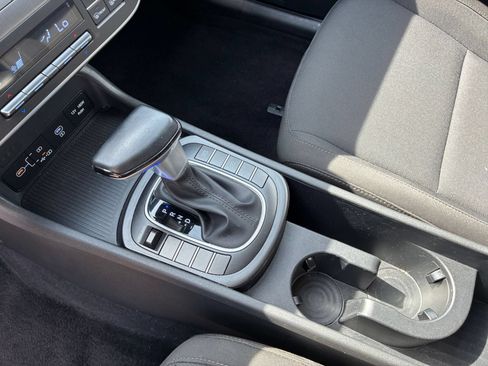 Used 2025 Hyundai Kona SEL FWD image 36