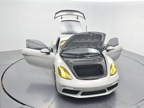 Used 2018 Porsche 718 Cayman S RWD image 45
