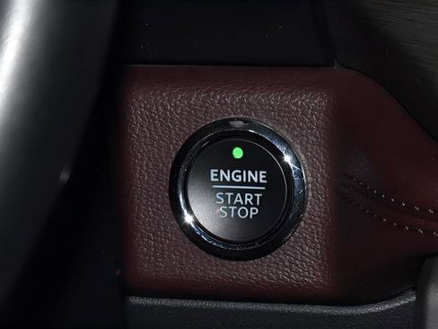 Used 2024 Ford Expedition Limited image 26