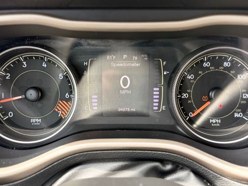 Used 2015 Jeep Cherokee Latitude FWD image 28