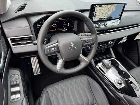 New 2025 Mitsubishi Outlander SEL image 16