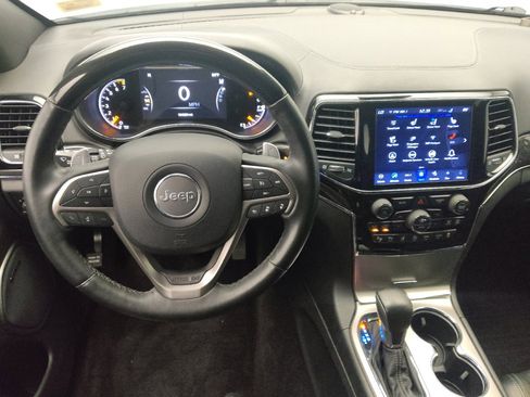 Used 2019 Jeep Grand Cherokee Overland AWD/4WD image 22