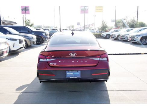 Certified 2025 Hyundai Elantra Sport FWD image 7