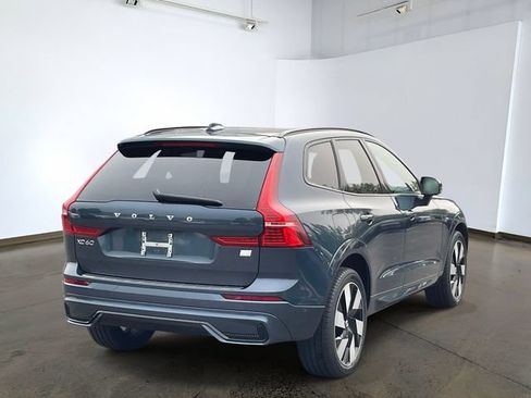 Used 2024 Volvo XC60 T8 Plus w/ Protection Package Premier AWD/4WD image 4