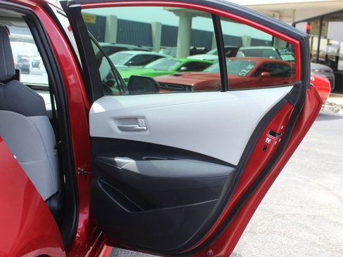 Used 2021 Toyota Corolla LE FWD image 10