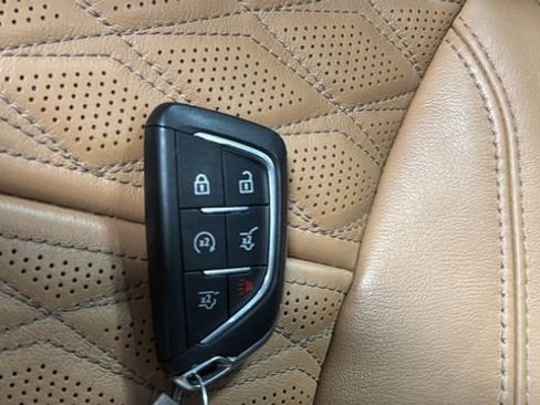 Used 2022 Cadillac Escalade ESV Premium Luxury AWD/4WD image 42